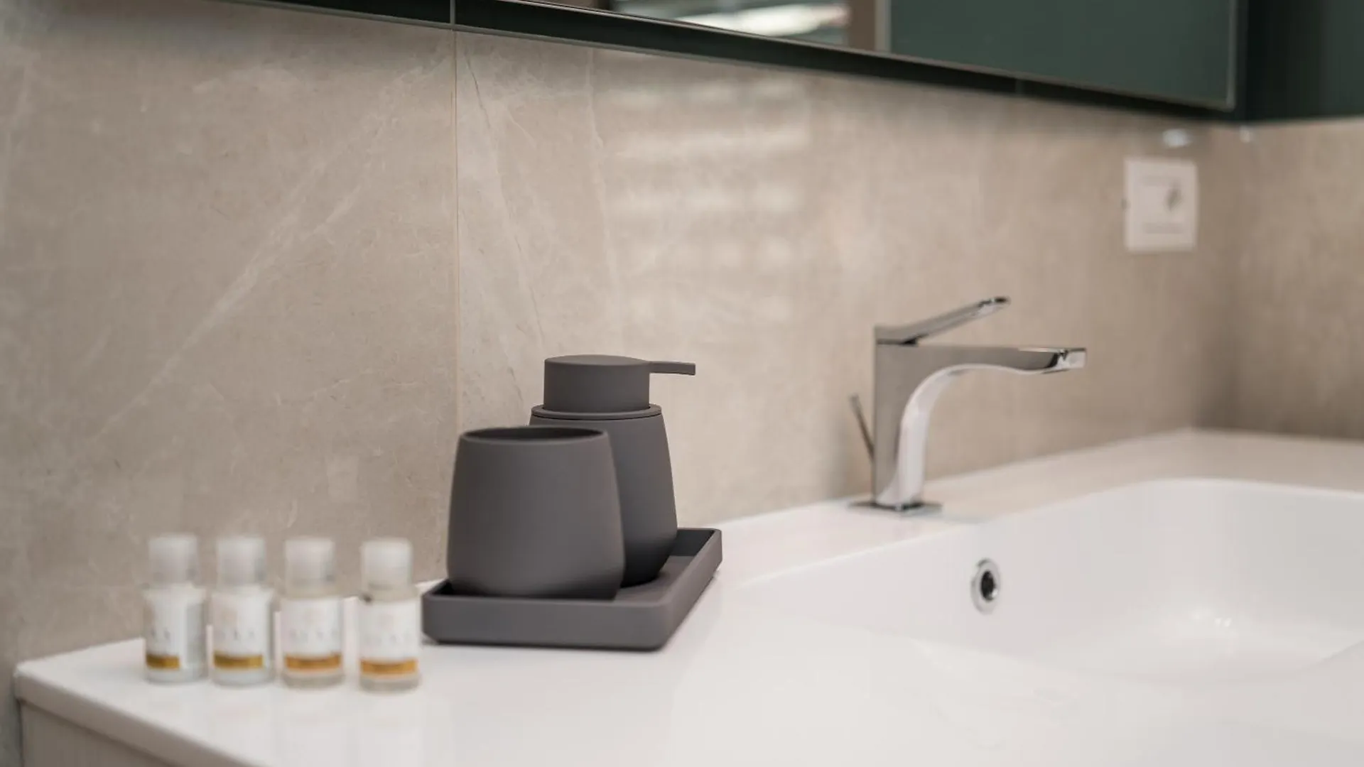 Compagnoni Suite Luxe - Spa & Wellness Milan Apartment